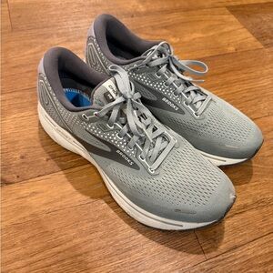 Brooks Men's Athletic Gray Shoes